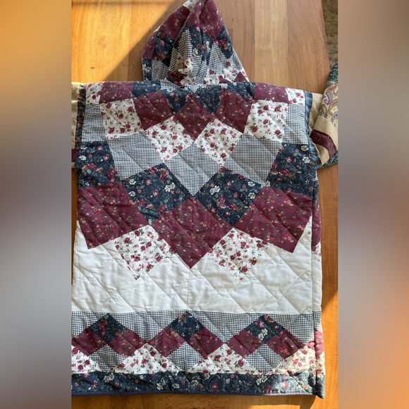 Quilted Women's Coat - Picture 8 of 9